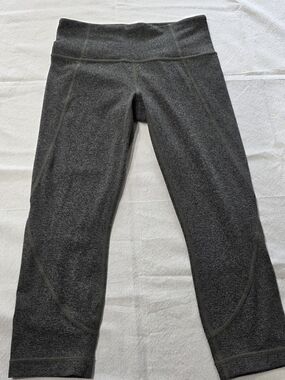 Athleta Dark Gray Heather Cropped Leggings